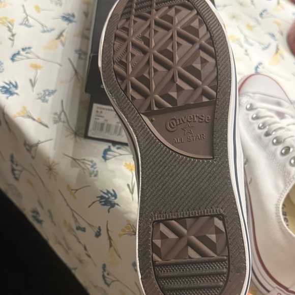 Converse White and Red Canvas Sneakers - Picture 4 of 6